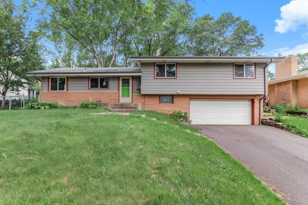 3837 Georgia Avenue N, Crystal, MN 55427