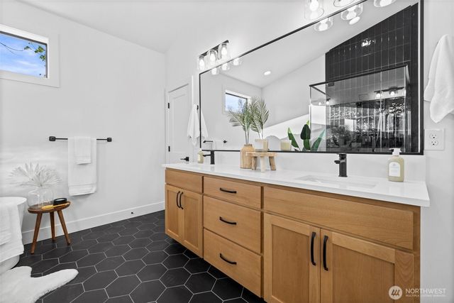 25716 99th Avenue E, Graham, WA 98338