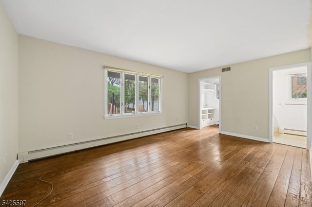 77 Macarthur Dr, Clifton City, NJ 07013