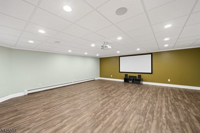 77 Macarthur Dr, Clifton City, NJ 07013