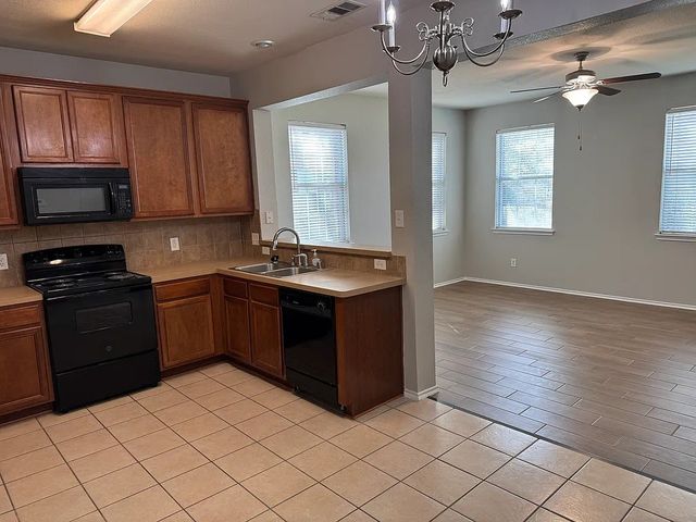 4082 Kyndra Circle, Richardson, TX 75082