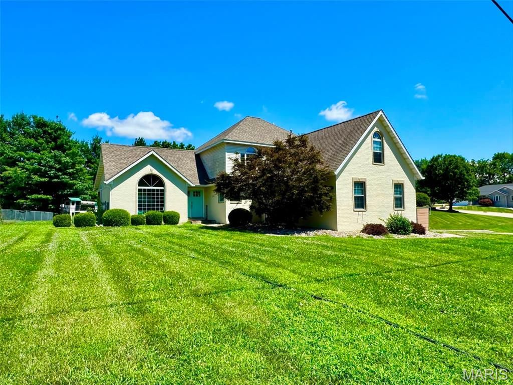 261 Hummingbird Lane, Hannibal, MO 63401