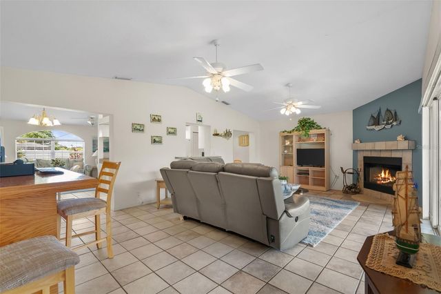 6404 68TH DRIVE E, Palmetto, FL 34221