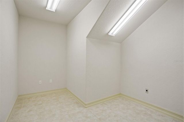 26207 AVENIDA LAS COLINAS, Howey In The Hills, FL 34737