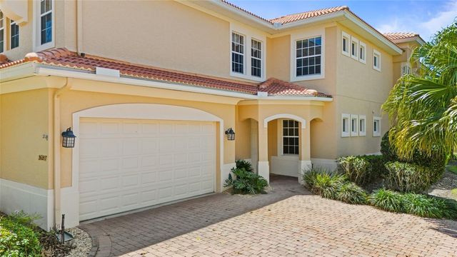 26207 AVENIDA LAS COLINAS, Howey In The Hills, FL 34737