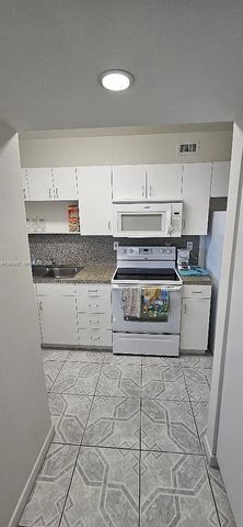 100 Lincoln Rd 616, Miami Beach, FL 33139