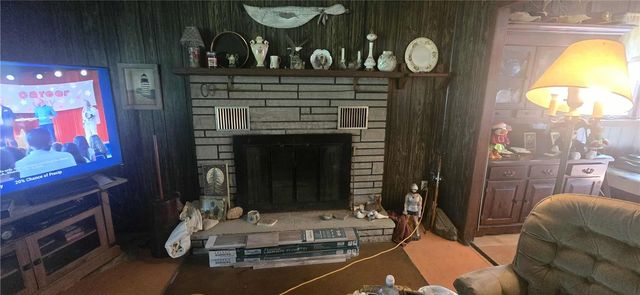 2280 Garretts Run Rd, Ford City, PA 16226