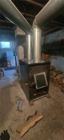 2280 Garretts Run Rd, Ford City, PA 16226