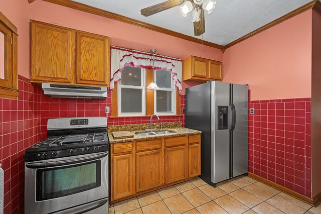 9860 S Avenue H, Chicago, IL 60617