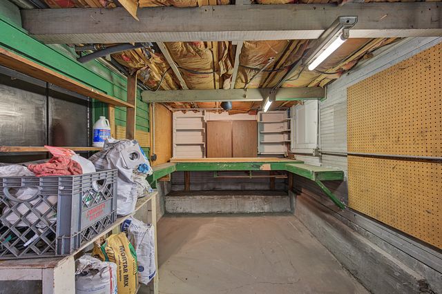9860 S Avenue H, Chicago, IL 60617