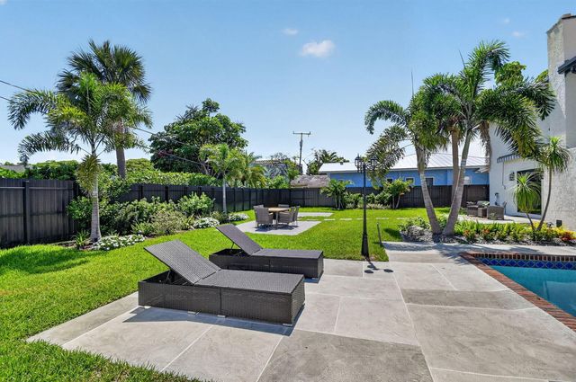 308 Greymon Drive, West Palm Beach, FL 33405