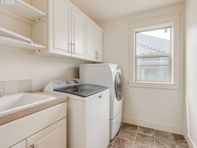 16848 Nw STALDER Ln, Portland, OR 97229