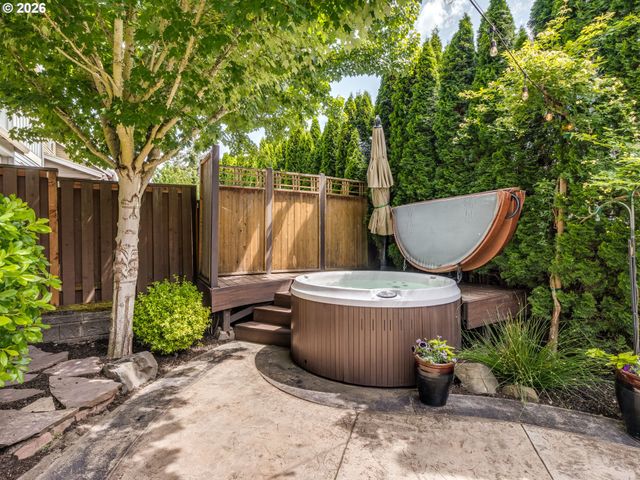16848 Nw STALDER Ln, Portland, OR 97229