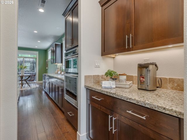 16848 Nw STALDER Ln, Portland, OR 97229