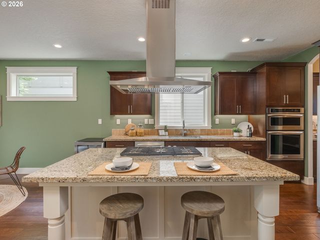 16848 Nw STALDER Ln, Portland, OR 97229