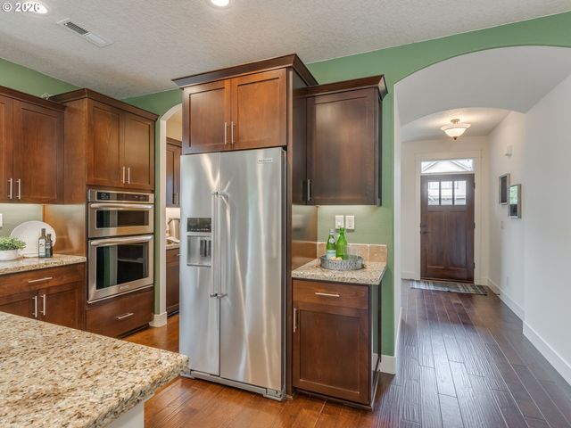 16848 Nw STALDER Ln, Portland, OR 97229