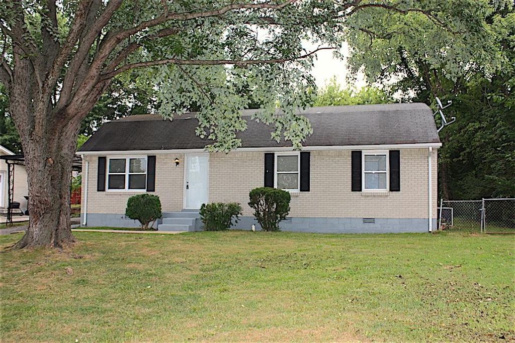 812 8th Ave, E, Springfield, TN 37172