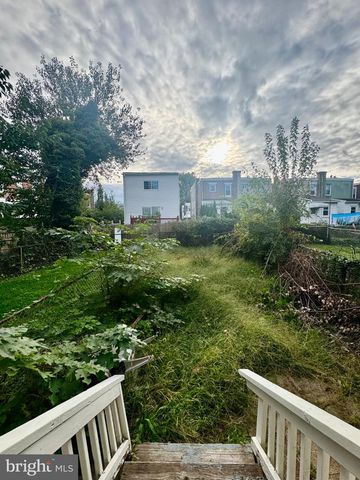 110 HILLSIDE AVE, Darby, PA 19023