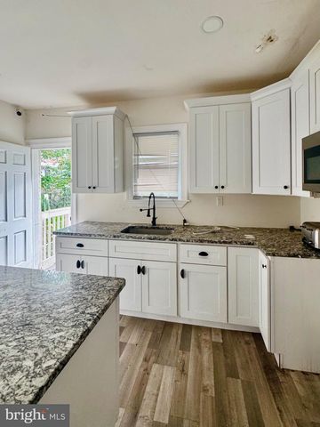 110 HILLSIDE AVE, Darby, PA 19023