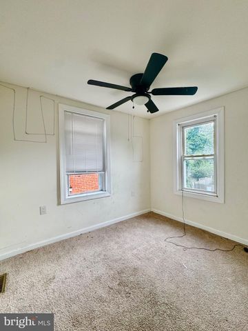 110 HILLSIDE AVE, Darby, PA 19023