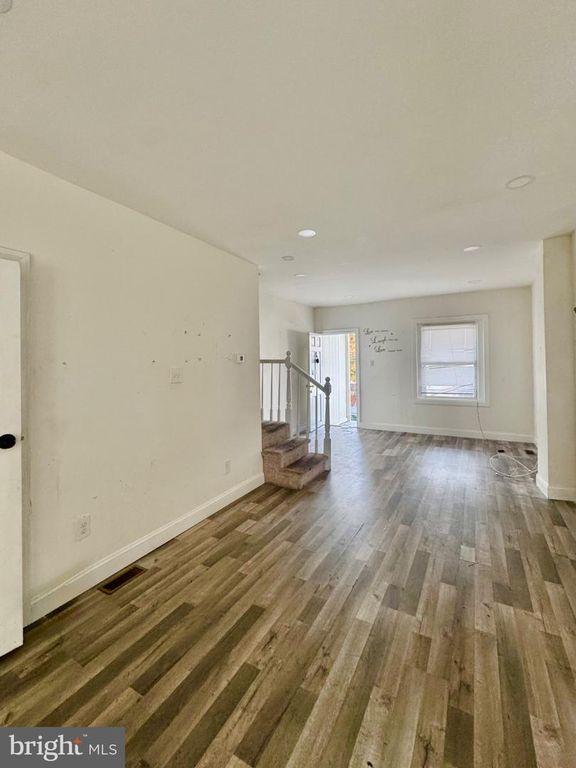 110 HILLSIDE AVE, DARBY, PA 19023 — photo 3