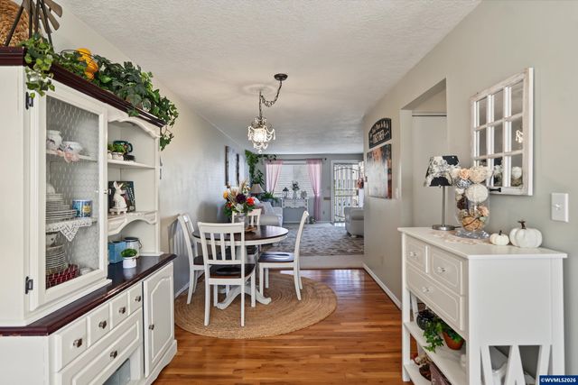 1306 Hampton Wy, Woodburn, OR 97071