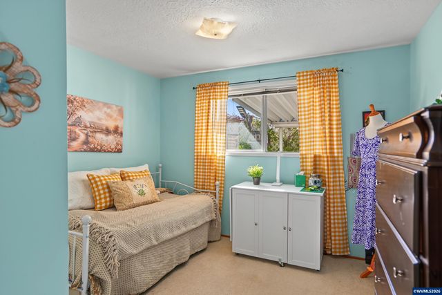 1306 Hampton Wy, Woodburn, OR 97071