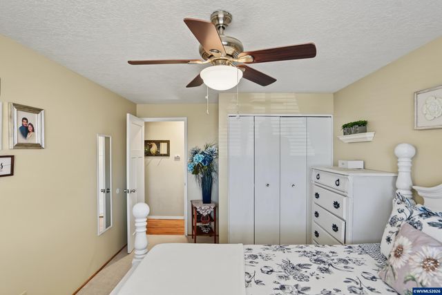 1306 Hampton Wy, Woodburn, OR 97071