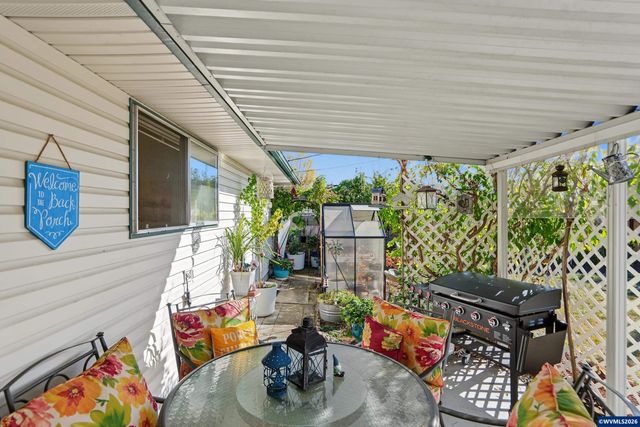 1306 Hampton Wy, Woodburn, OR 97071