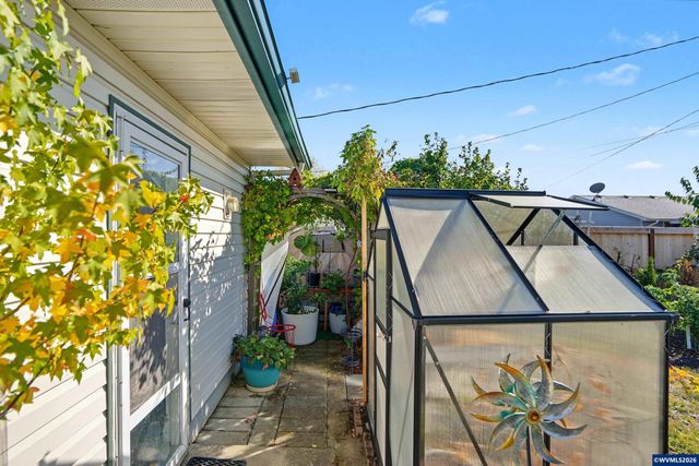 1306 Hampton Wy, Woodburn, OR 97071
