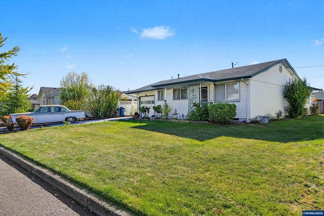 1306 Hampton Wy, Woodburn, OR 97071