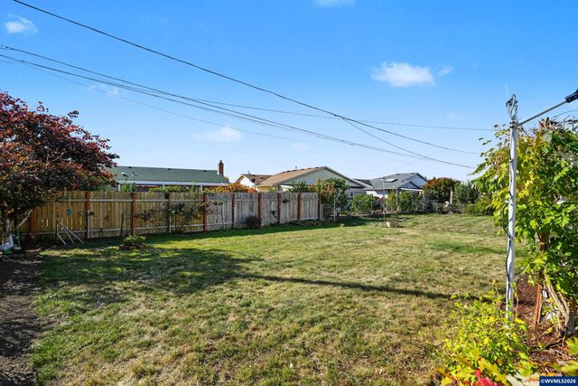 1306 Hampton Wy, Woodburn, OR 97071