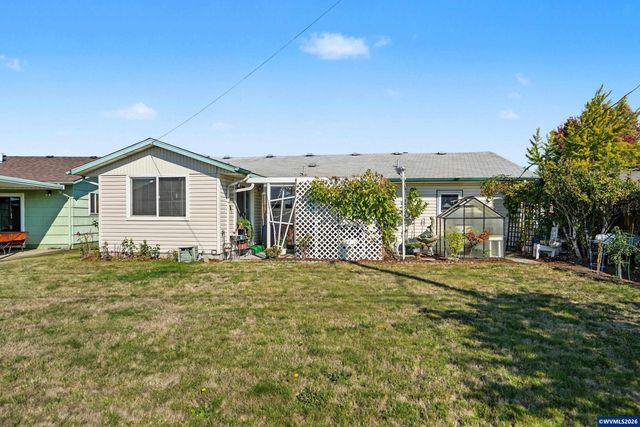 1306 Hampton Wy, Woodburn, OR 97071