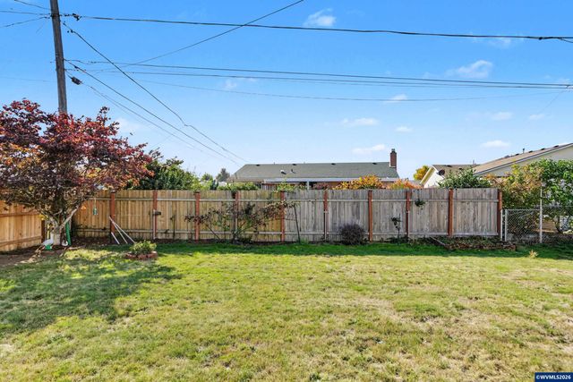 1306 Hampton Wy, Woodburn, OR 97071