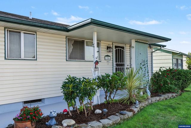 1306 Hampton Wy, Woodburn, OR 97071