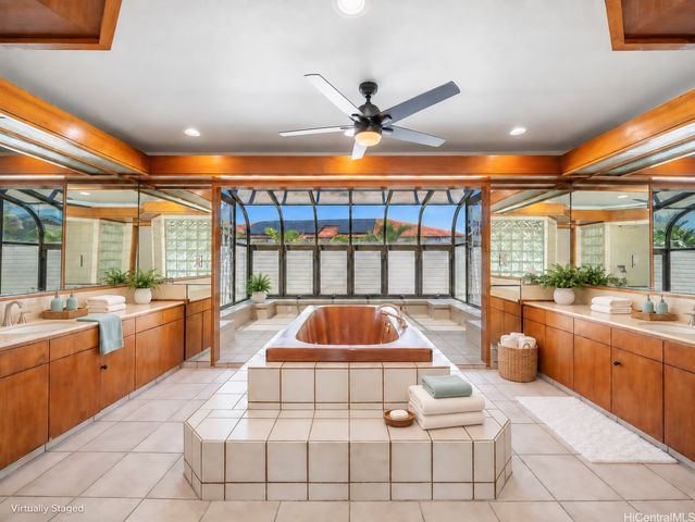 824 N Kalaheo Avenue A, Kailua, HI 96734