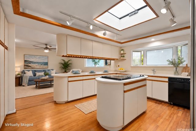 824 N Kalaheo Avenue A, Kailua, HI 96734