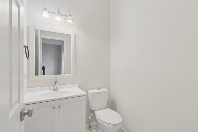 1087 Camillia Place, Fox River Grove, IL 60021