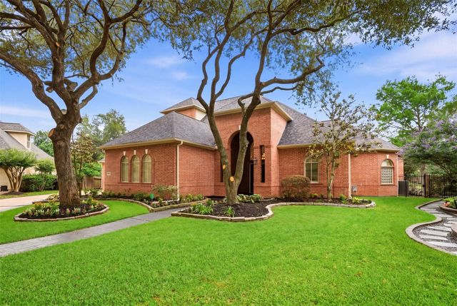 5002 Regency Drive, Sugar Land, TX 77479