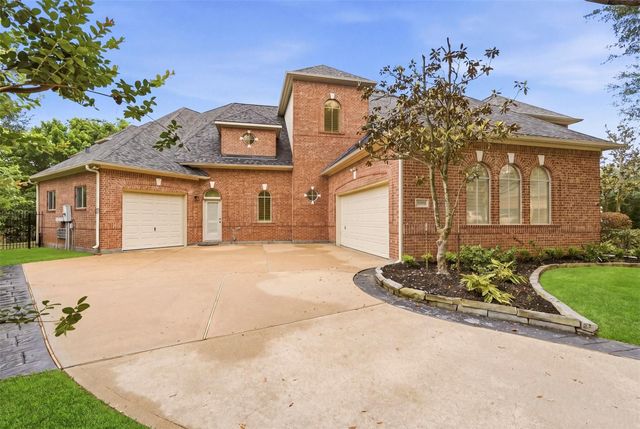 5002 Regency Drive, Sugar Land, TX 77479