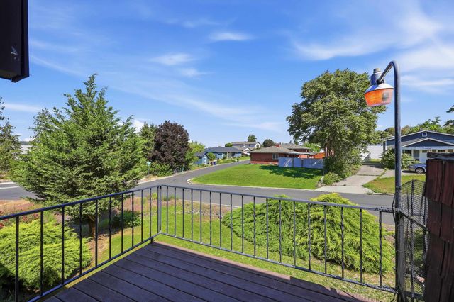 1716 N Pettet Dr, Spokane, WA 99205