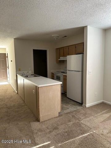 2928 West Hills Drive E, Greenville, NC 27834