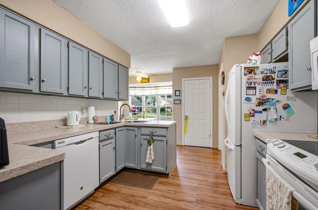 1113 Fox Sparrow Dr., Murrells Inlet, SC 29576