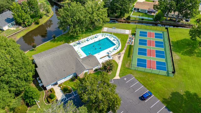 1113 Fox Sparrow Dr., Murrells Inlet, SC 29576