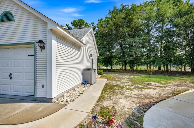 1113 Fox Sparrow Dr., Murrells Inlet, SC 29576