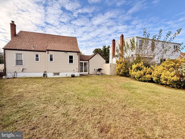 17 BERGEN AVE, Bellmawr, NJ 08031