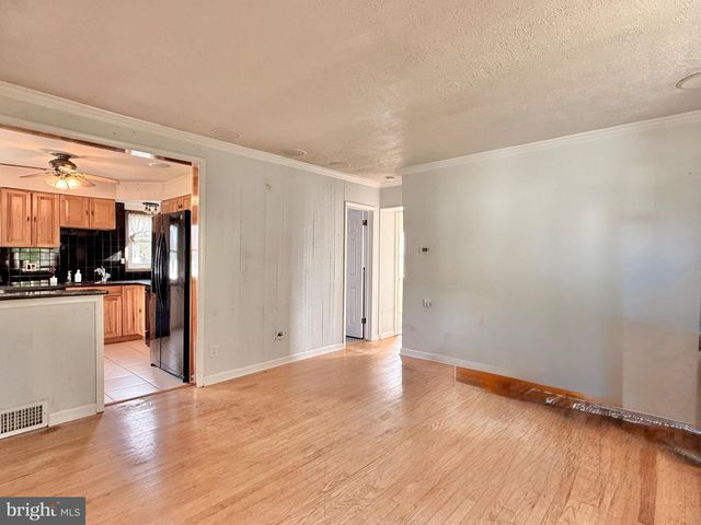 17 BERGEN AVE, Bellmawr, NJ 08031