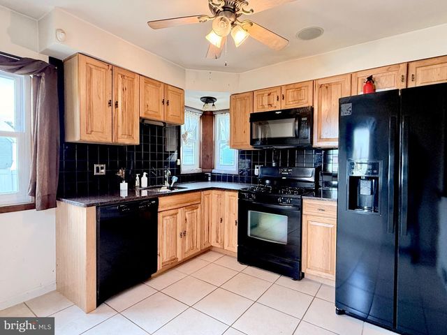 17 BERGEN AVE, Bellmawr, NJ 08031