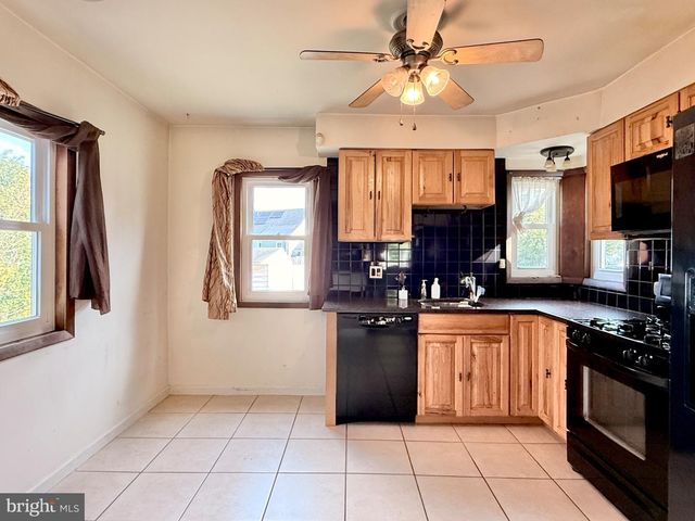 17 BERGEN AVE, Bellmawr, NJ 08031