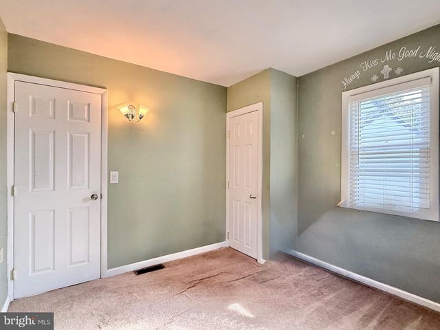 17 BERGEN AVE, Bellmawr, NJ 08031